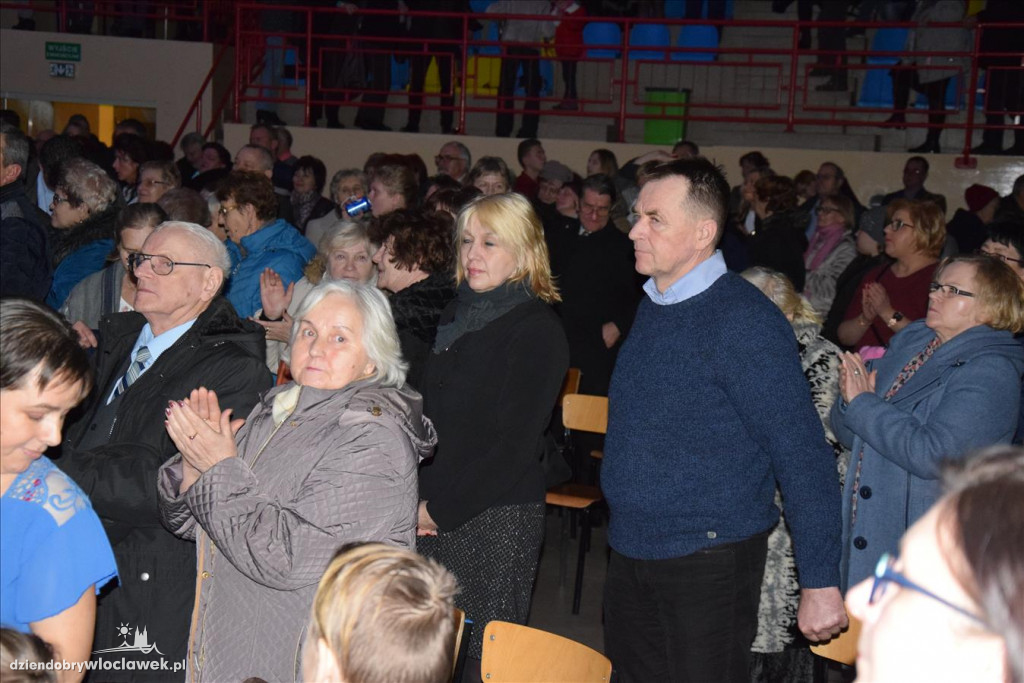 Eleni śpiewała kolędy w Choceniu