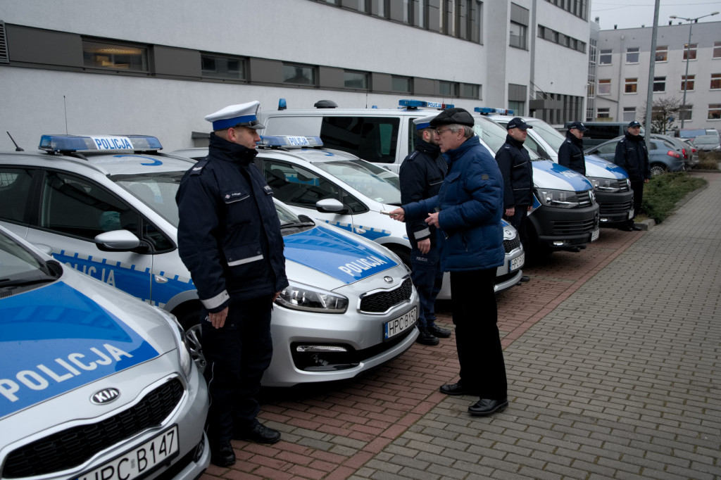 Jest 9 nowych pojazdów dla naszej policji