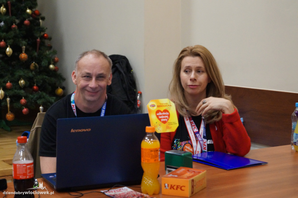 Liczenie pieniędzy w sztabie WOŚP