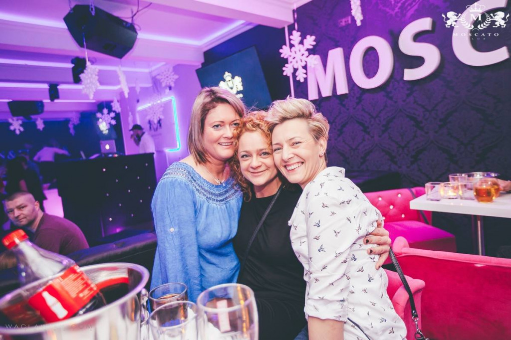 Pink Lips Needed w Moscato Club