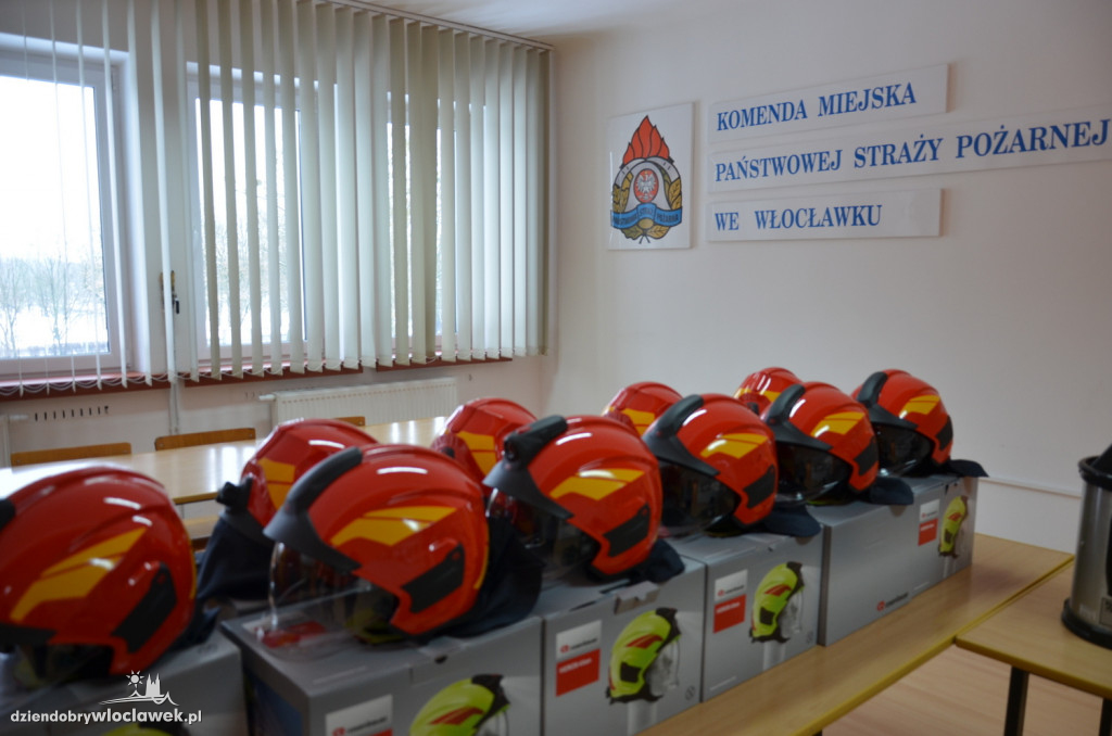 Miasto kupiło sprzęt strażakom