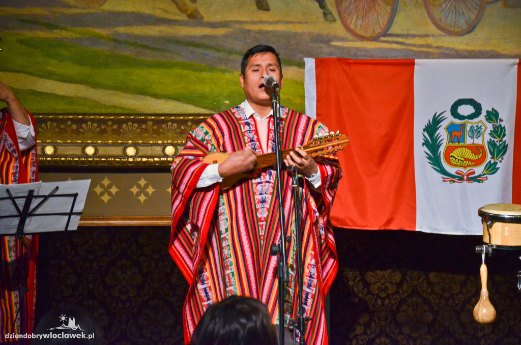 Deser z kulturą Peru w Starej Remizie