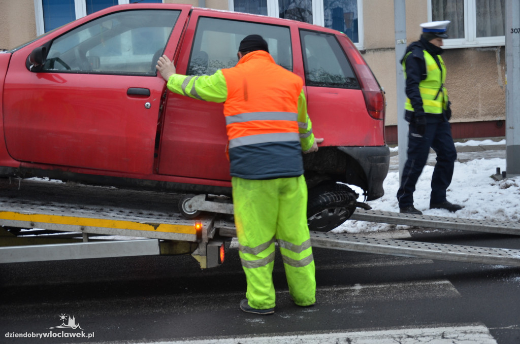 BMW uderzyło w punto na czerwonym