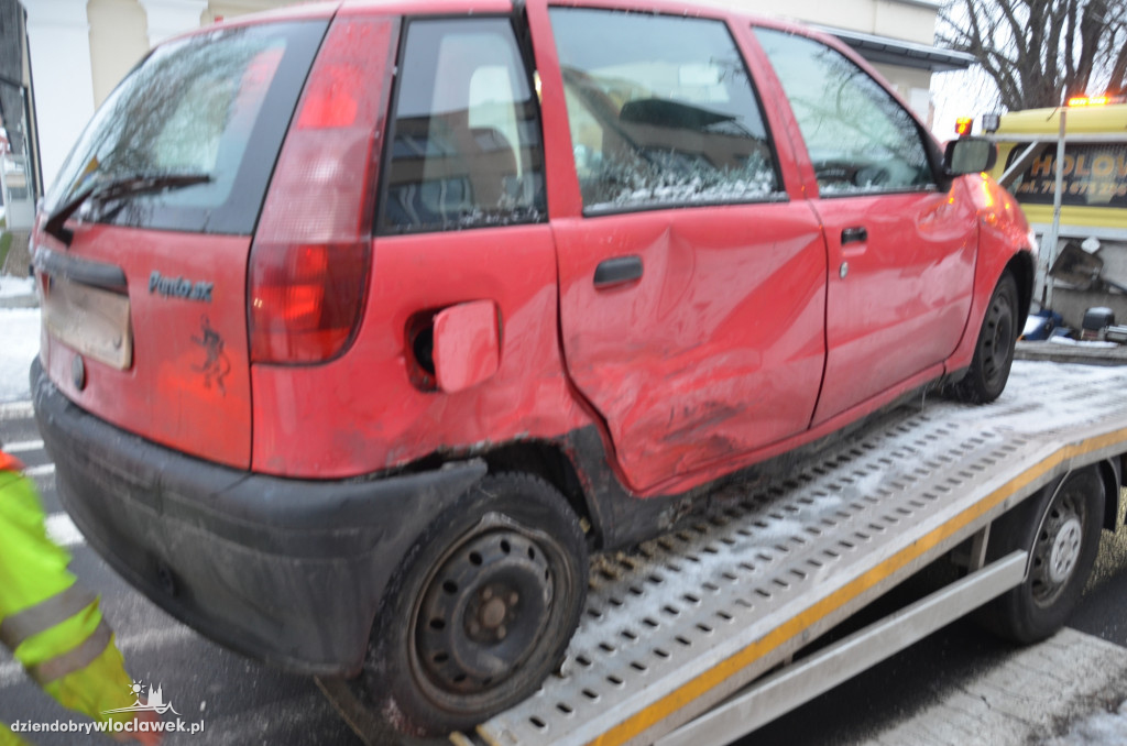 BMW uderzyło w punto na czerwonym