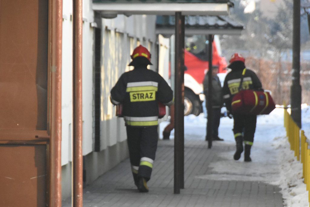 Zabarykadowała się w mieszkaniu