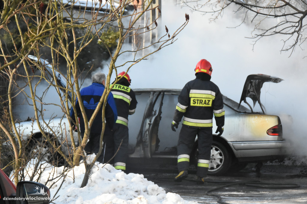 Pożar mercedesa na osiedlu Południe