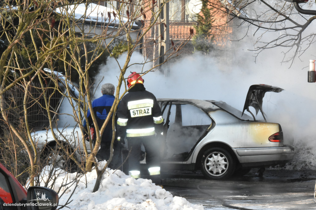 Pożar mercedesa na osiedlu Południe