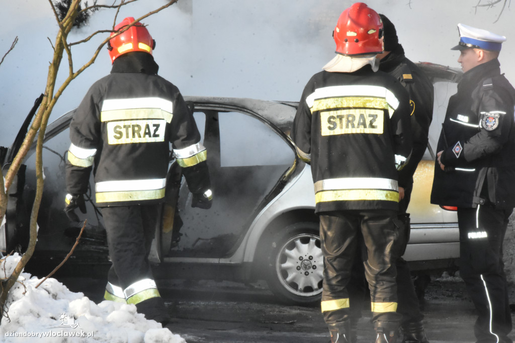 Pożar mercedesa na osiedlu Południe
