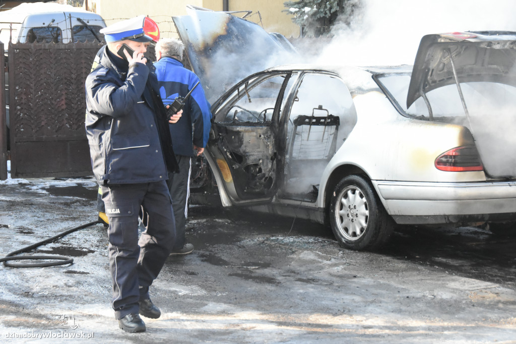 Pożar mercedesa na osiedlu Południe
