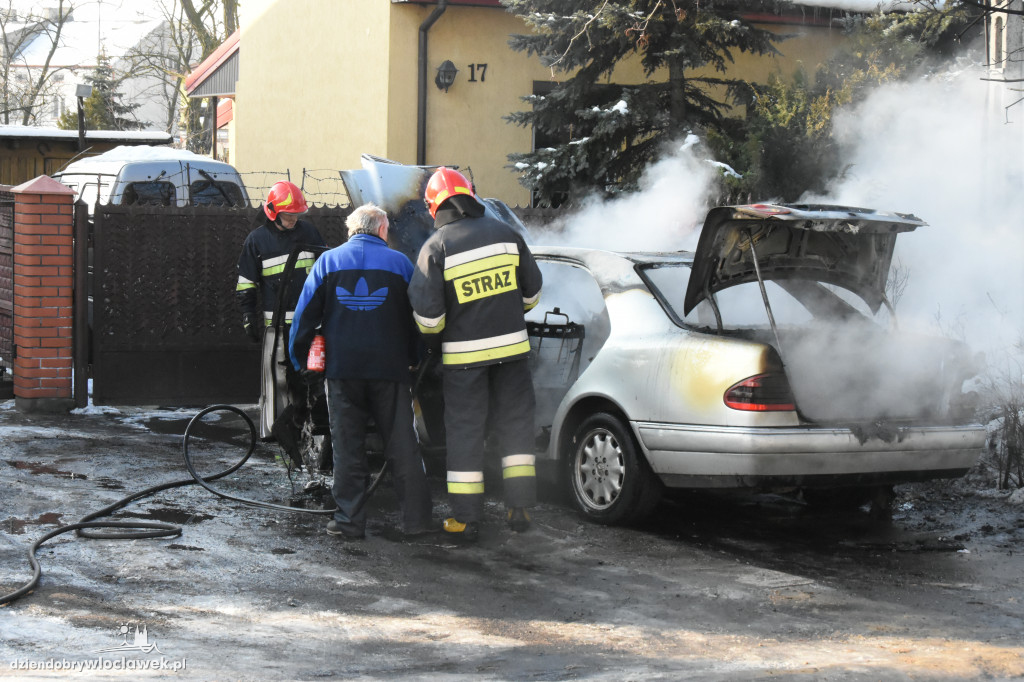Pożar mercedesa na osiedlu Południe