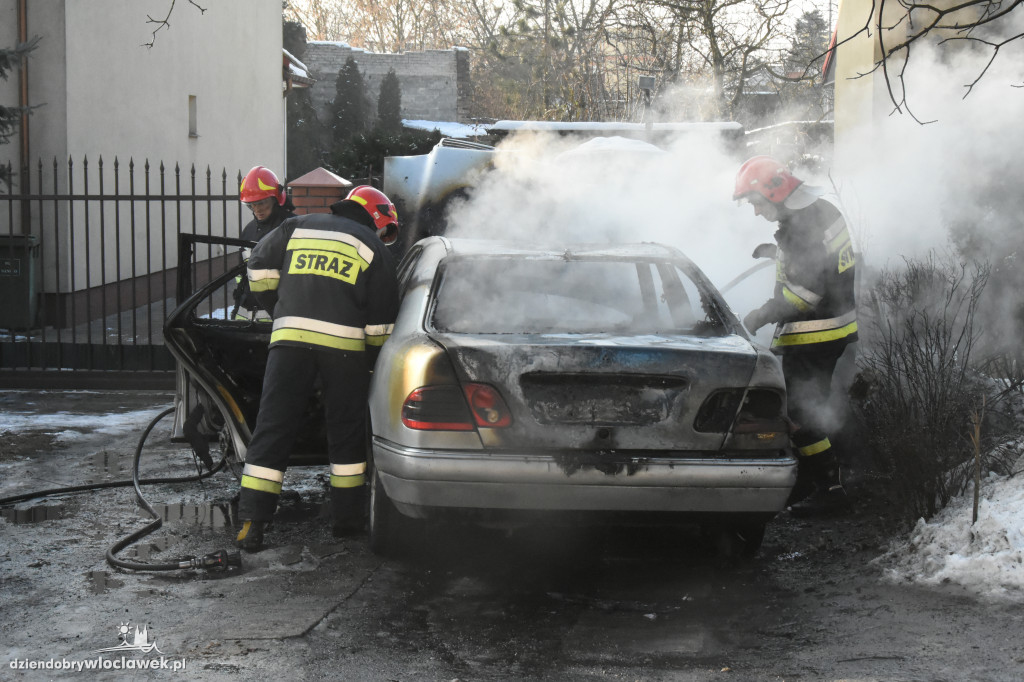 Pożar mercedesa na osiedlu Południe