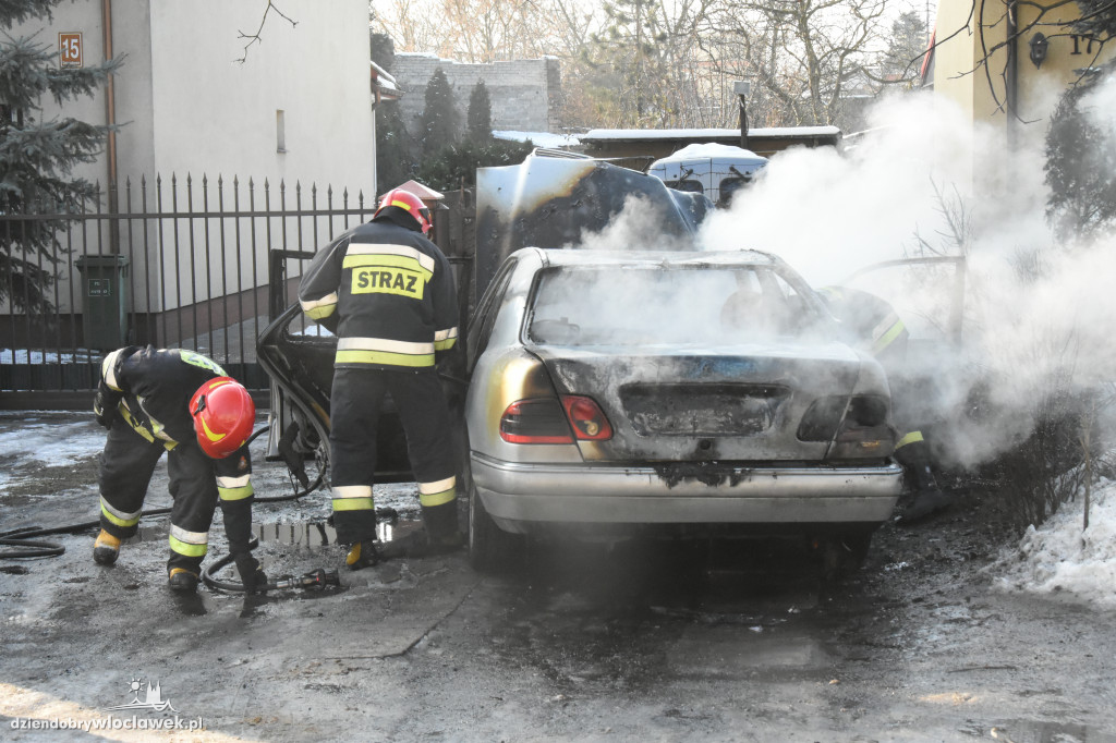 Pożar mercedesa na osiedlu Południe