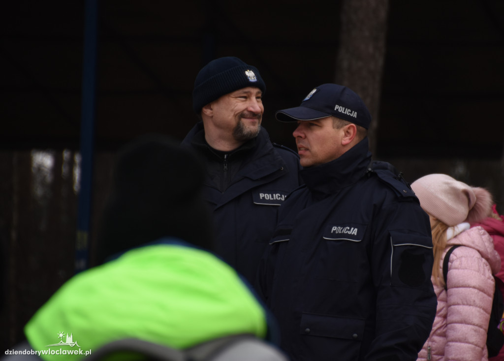 Pokazy ratownictwa na jeziorze Czarne