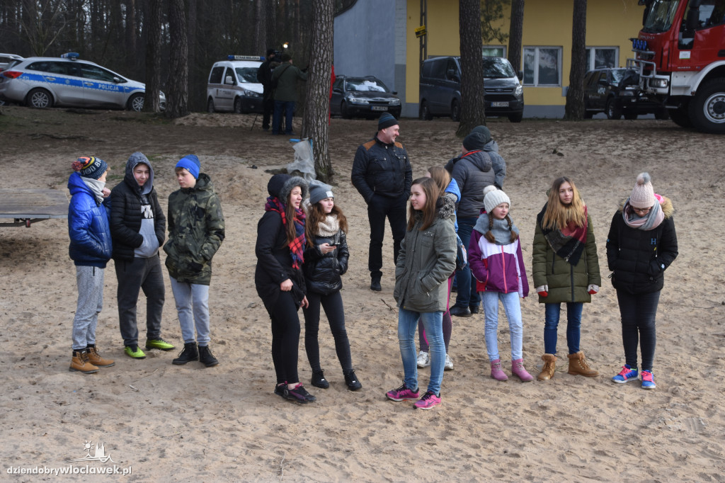 Pokazy ratownictwa na jeziorze Czarne