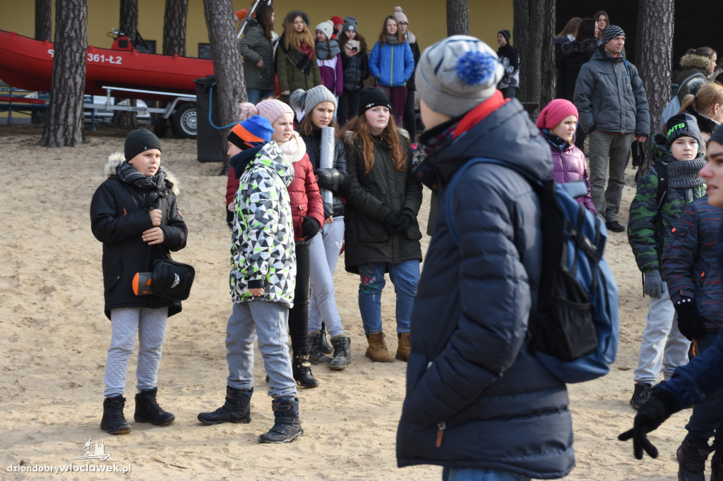 Pokazy ratownictwa na jeziorze Czarne
