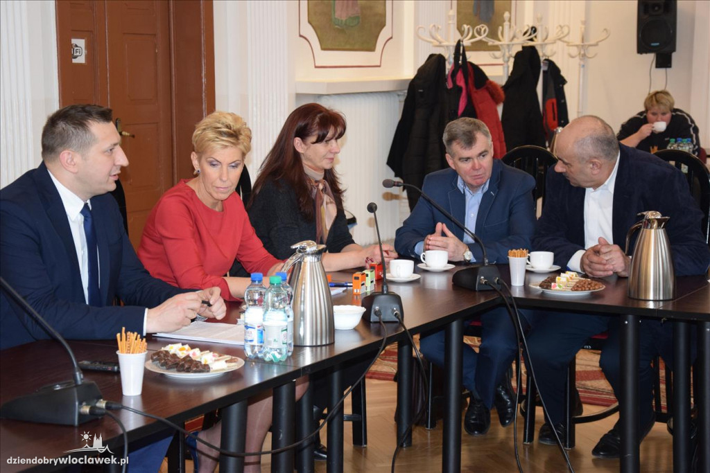 Podpisanie umowy na budowę drogi