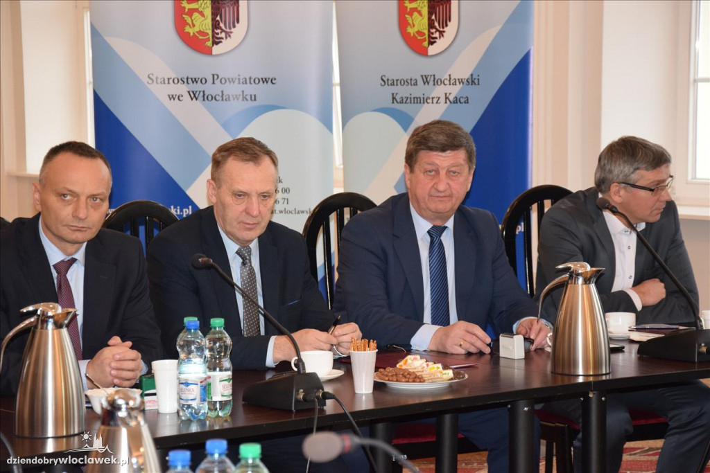 Podpisanie umowy na budowę drogi