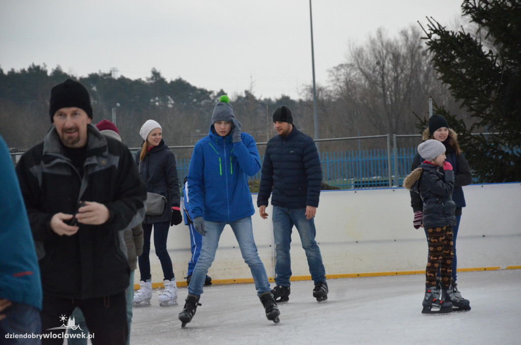 Sobota na lodowisku przy Hali Mistrzów
