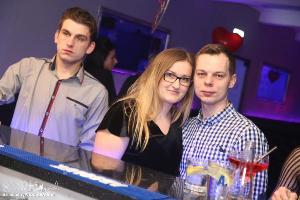 Gorąca zabawa w klubie Moscato