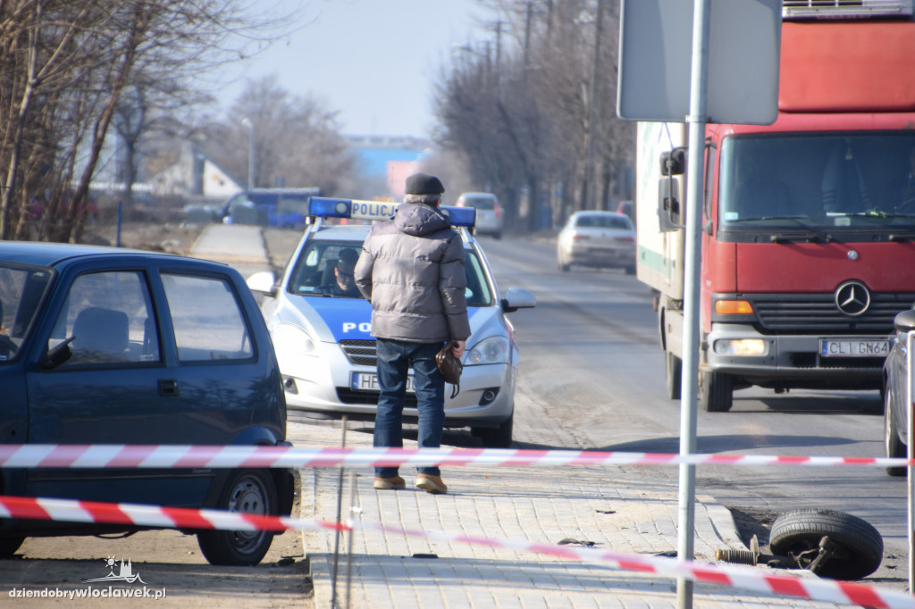 Kolizja opla i fiata przy Płockiej