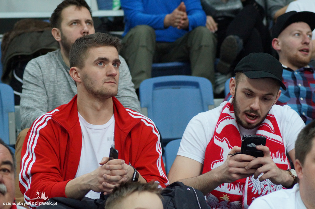 Kibice na meczu Polska-Kosowo w Hali Mistrzów