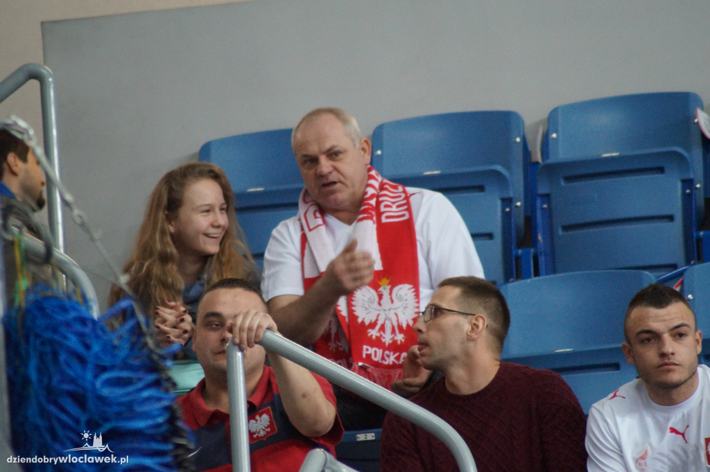 Kibice na meczu Polska-Kosowo w Hali Mistrzów