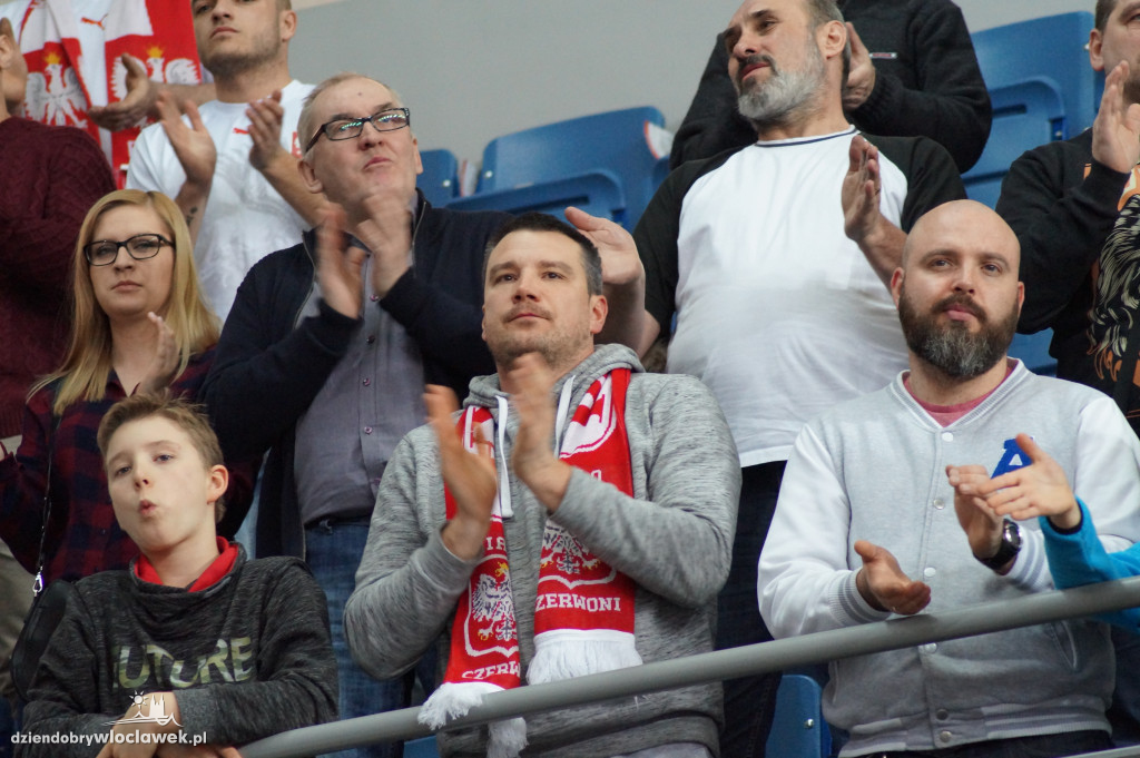 Kibice na meczu Polska-Kosowo w Hali Mistrzów