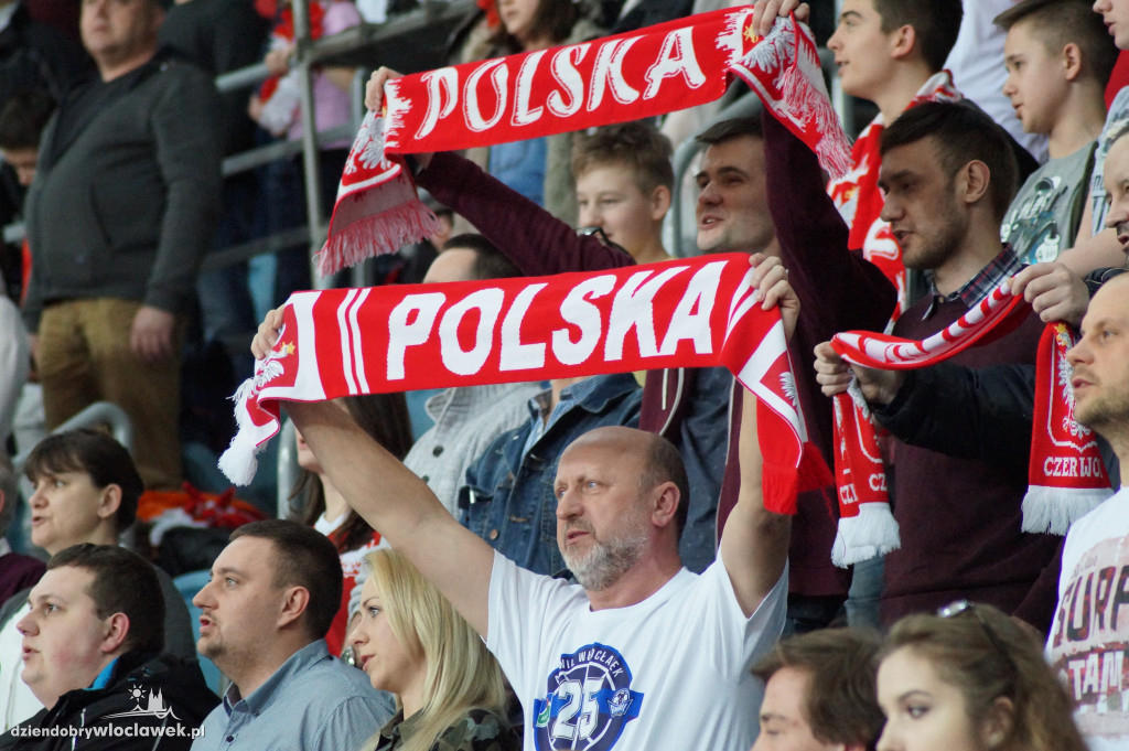Kibice na meczu Polska-Kosowo w Hali Mistrzów