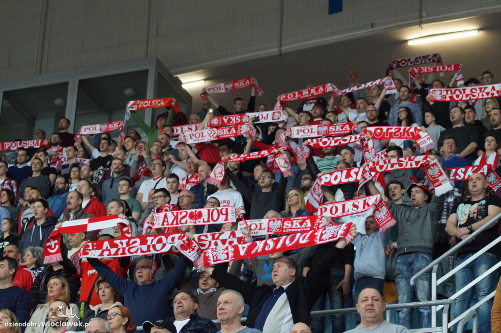 Kibice na meczu Polska-Kosowo w Hali Mistrzów