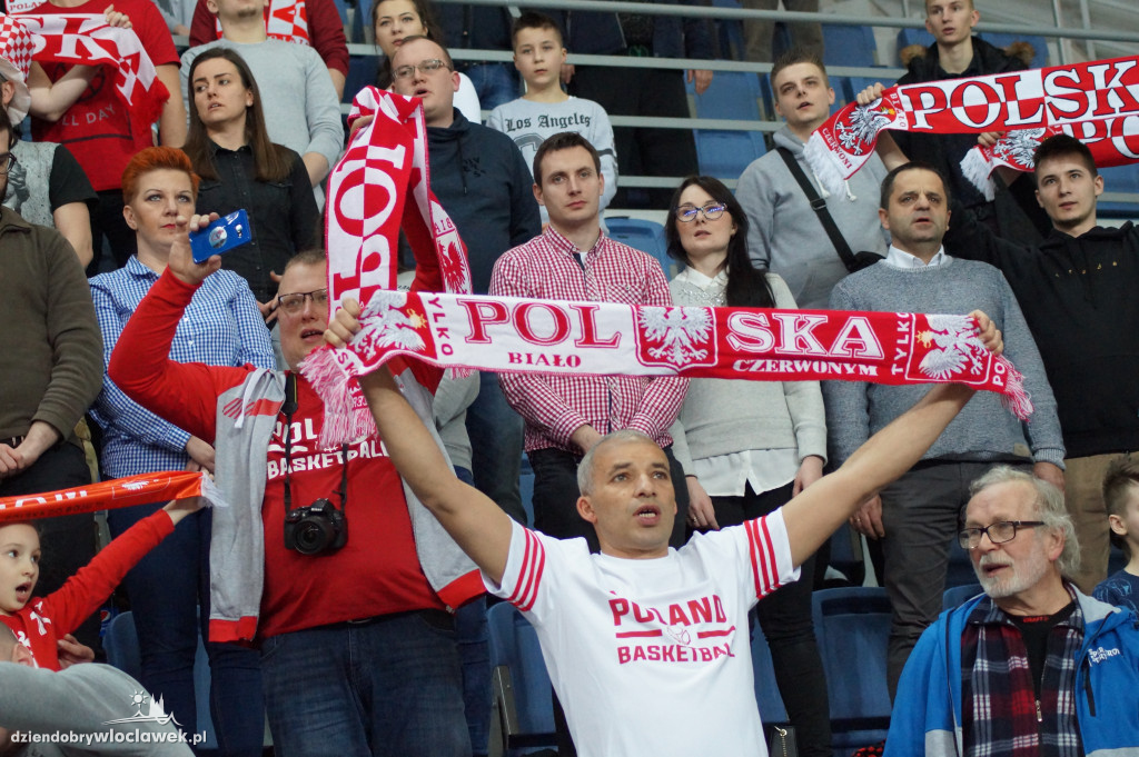 Kibice na meczu Polska-Kosowo w Hali Mistrzów