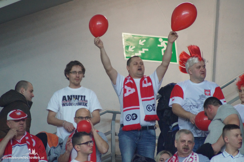 Kibice na meczu Polska-Kosowo w Hali Mistrzów