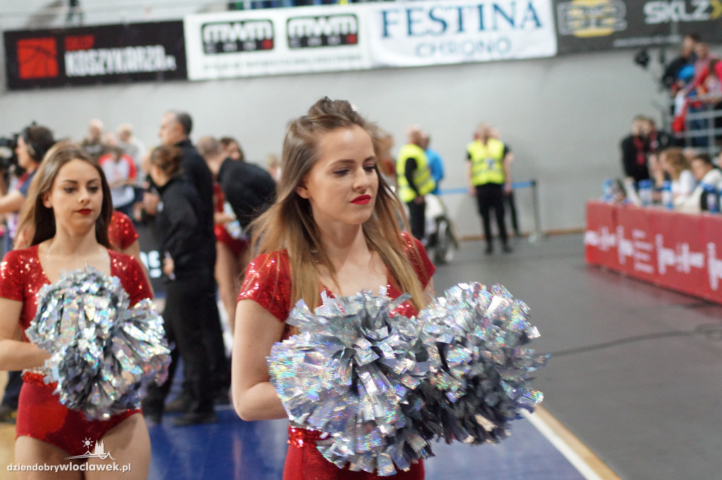 Cheerleaders na meczu Polska-Kosowo