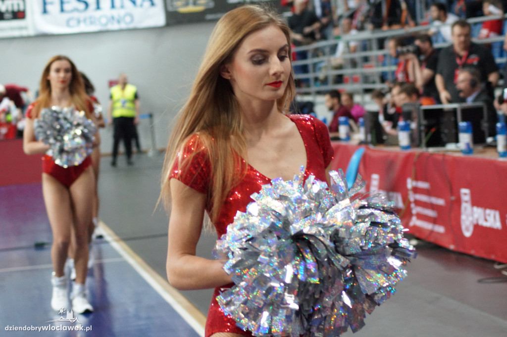 Cheerleaders na meczu Polska-Kosowo