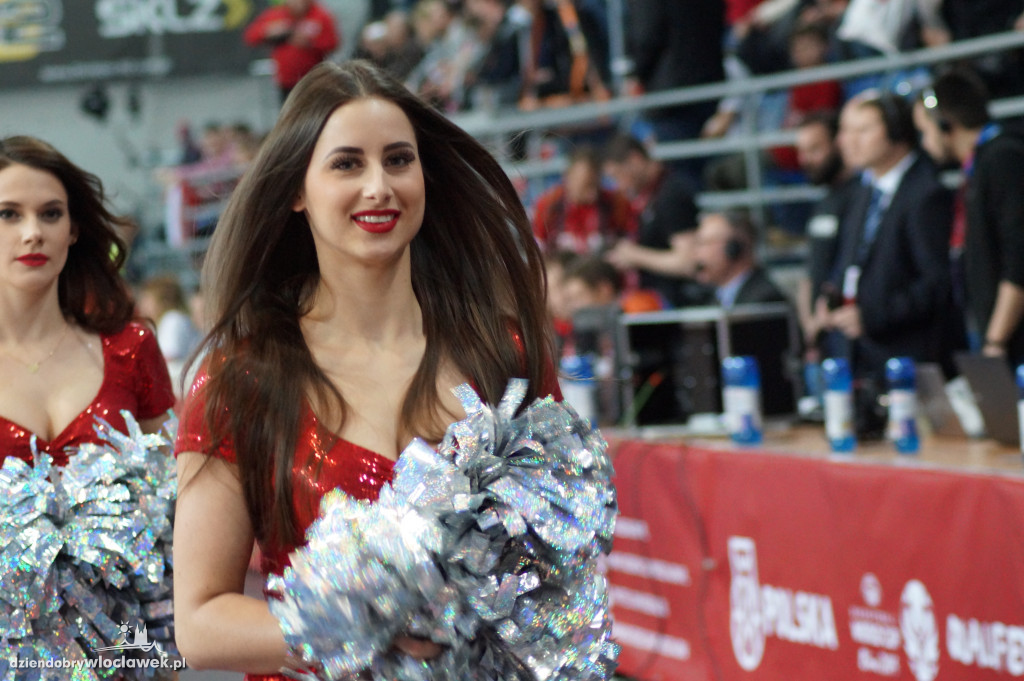 Cheerleaders na meczu Polska-Kosowo