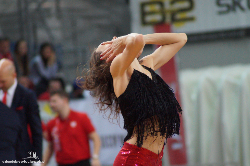 Cheerleaders na meczu Polska-Kosowo