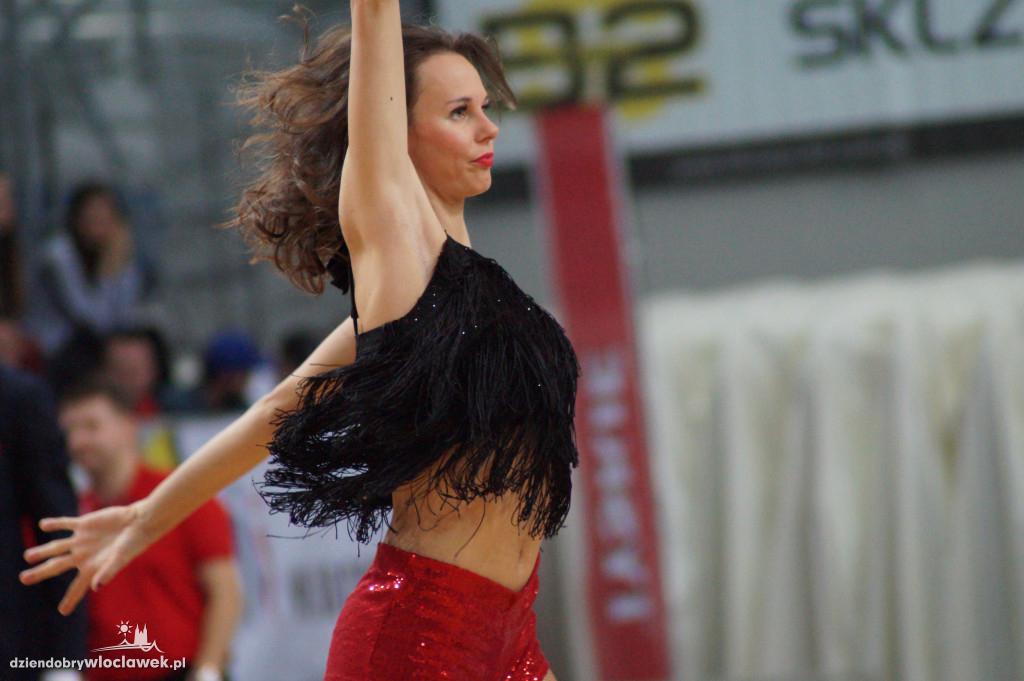 Cheerleaders na meczu Polska-Kosowo