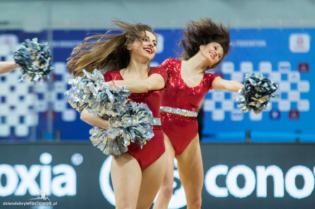 Cheerleaders na meczu Polska-Kosowo