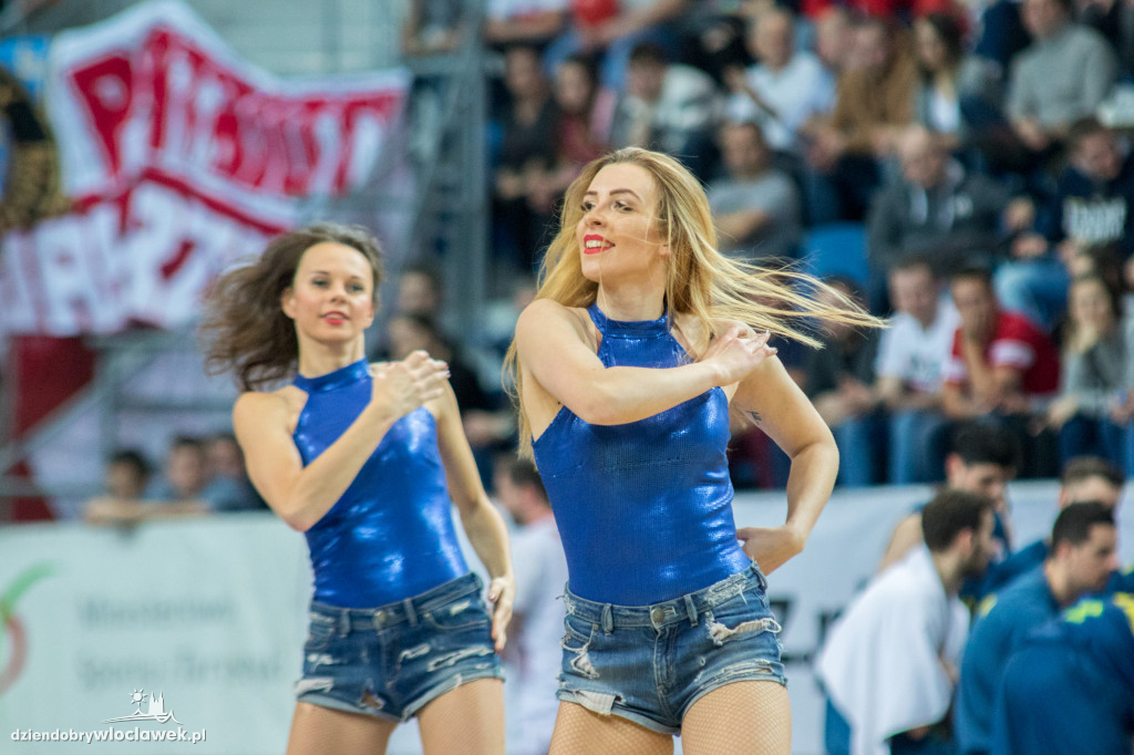 Cheerleaders na meczu Polska-Kosowo