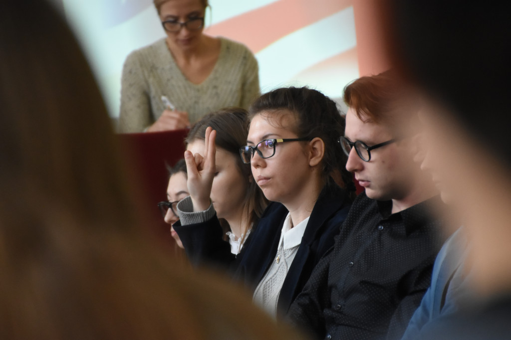 Debata o stosunkach z USA w LMK