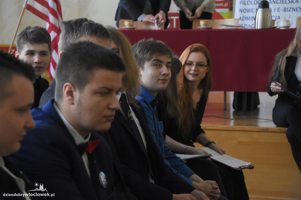 Debata o stosunkach z USA w LMK