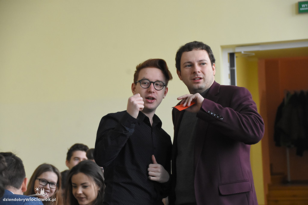 Debata o stosunkach z USA w LMK