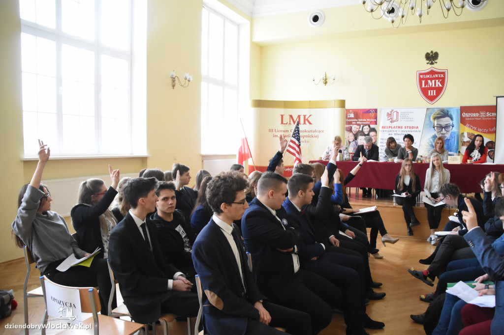 Debata o stosunkach z USA w LMK