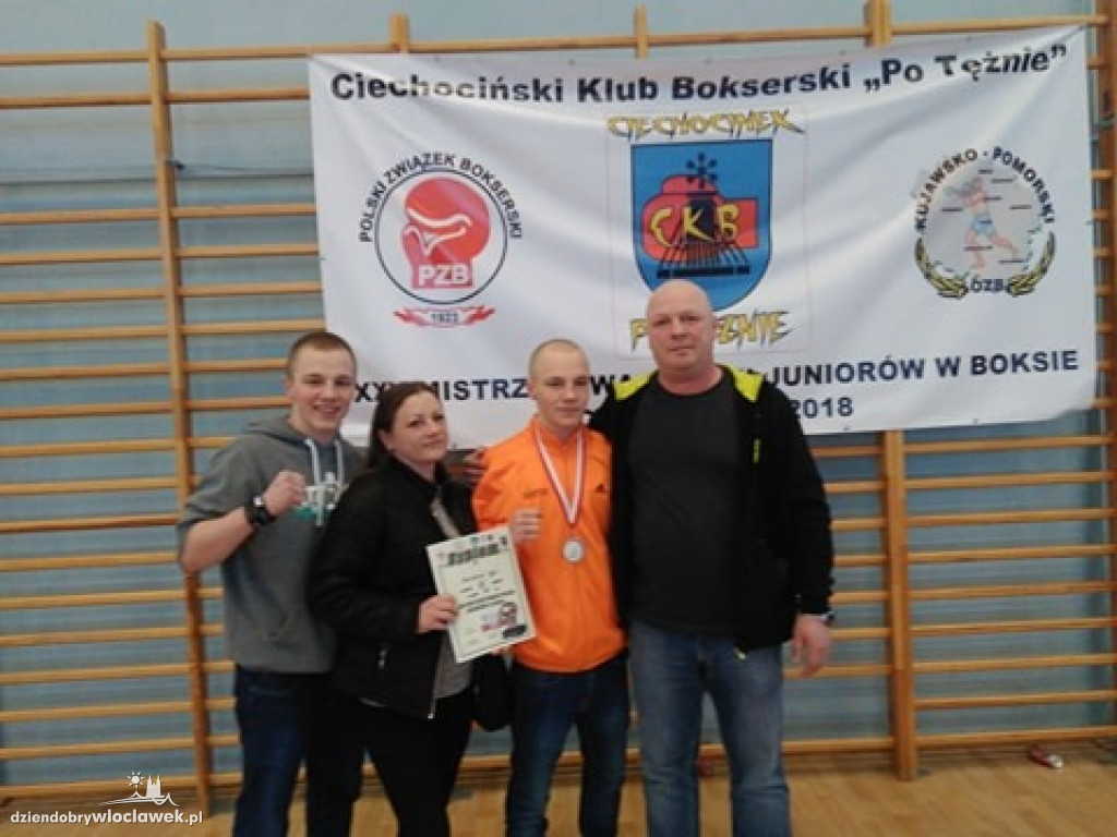 Medale dla bokserów Championa