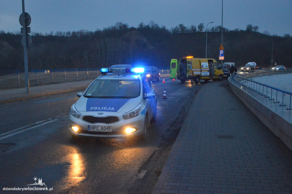 Wypadek na tamie. Kierowcy w szpitalu