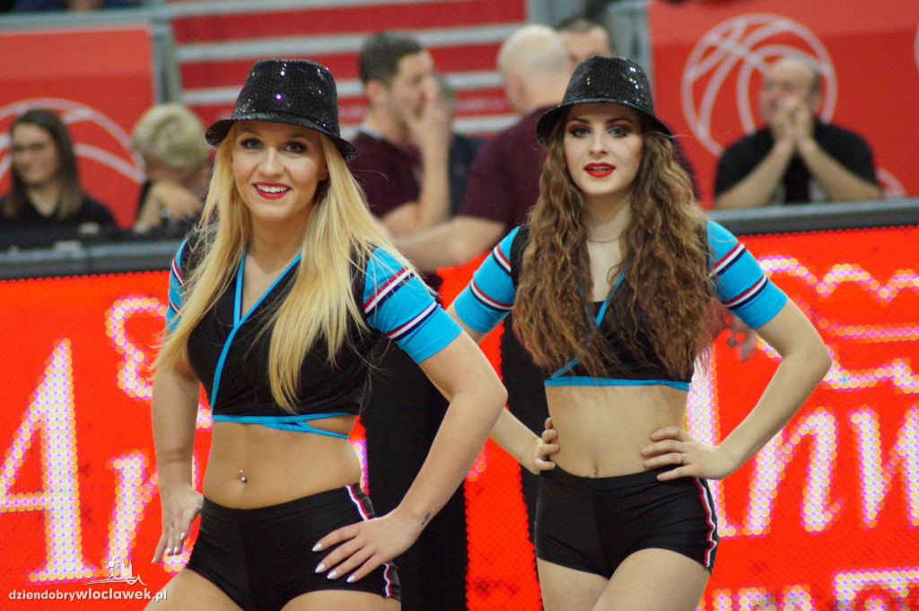 Cheerleaderki na meczu z Asseco