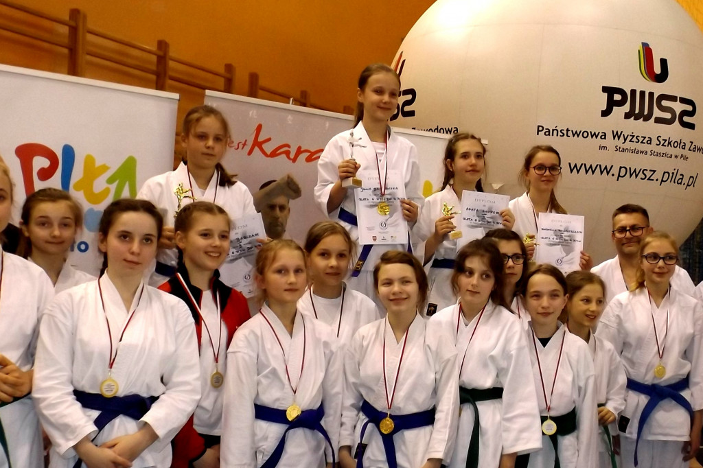 26 medali na VII Turnieju Karate w Pile
