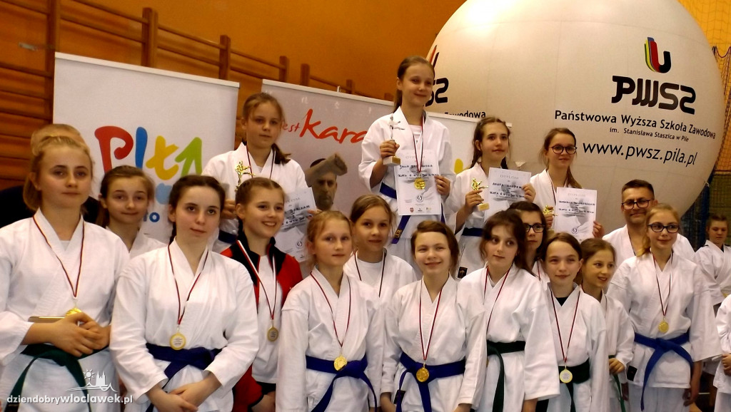 26 medali na VII Turnieju Karate w Pile