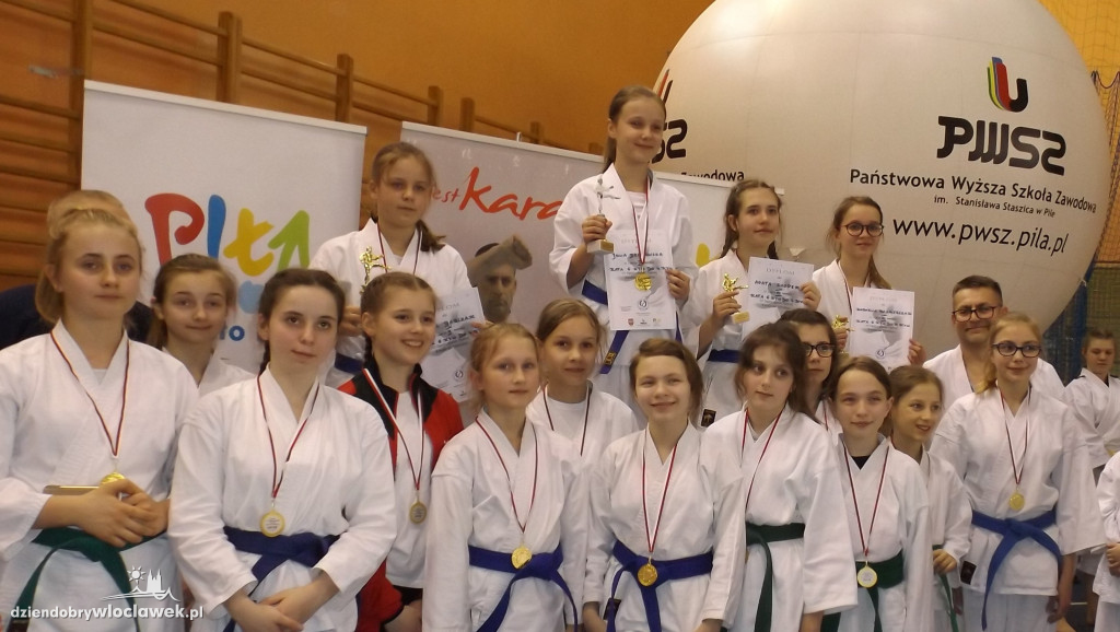 26 medali na VII Turnieju Karate w Pile