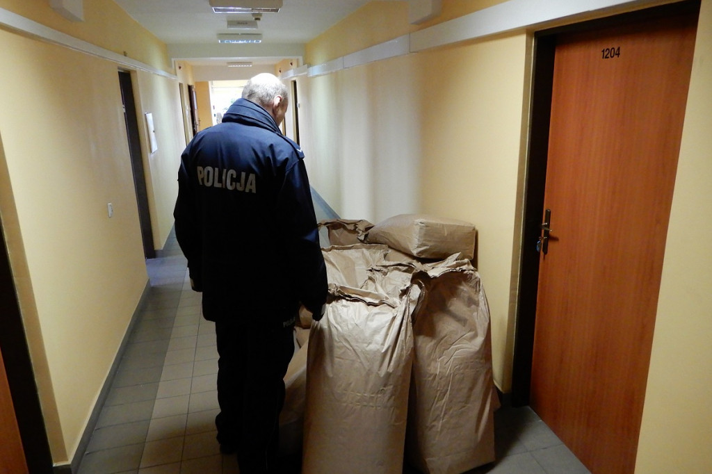 Policyjna akcja na osiedlu Zawiśle