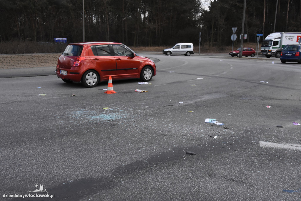 Autobus zderzył się z ciężarówką